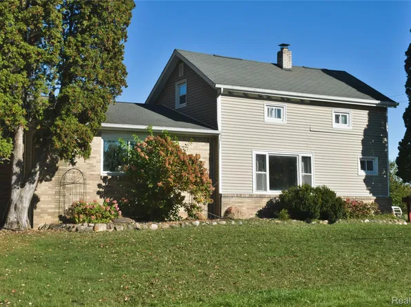 4436 E Rolston Rd, Linden, MI 48451