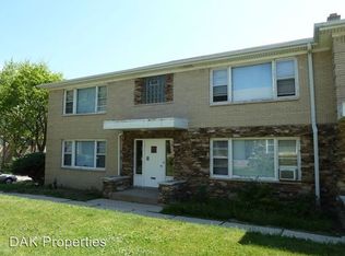 1229 E Singer Cir APT 1, Milwaukee, WI 53212