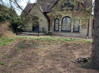 7421 W Donges Bay Rd, Mequon, WI 53092