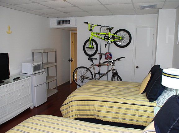 3rd image of 708 Padre Blvd #502