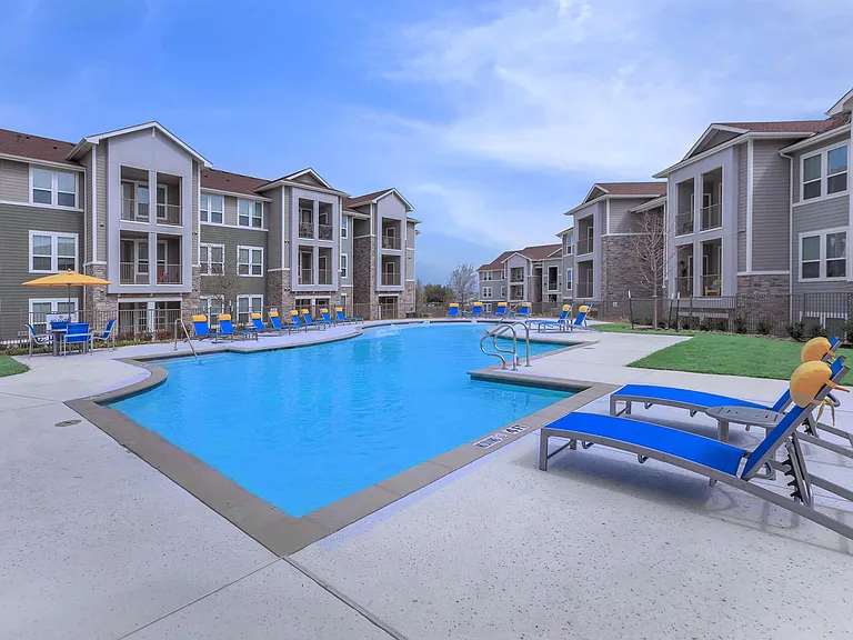 Alton Park Apartments — Photo 5