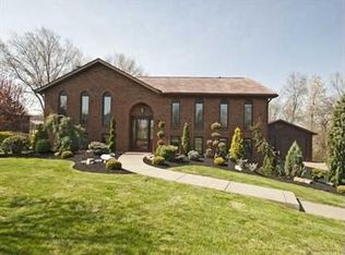 1 Starcrest Dr, Cecil, PA 15321