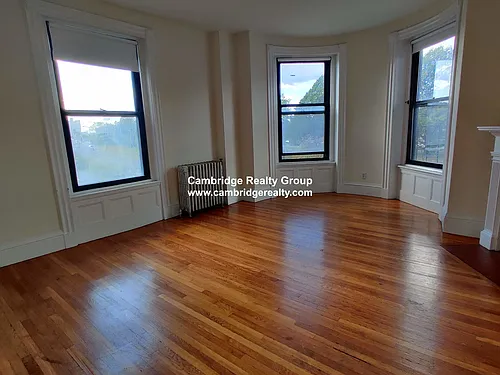 504 Beacon St Photo 1