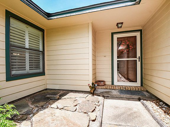 3rd image of 931 Mayweather Ln