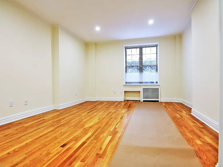 34 W 75th St #F — Photo 1