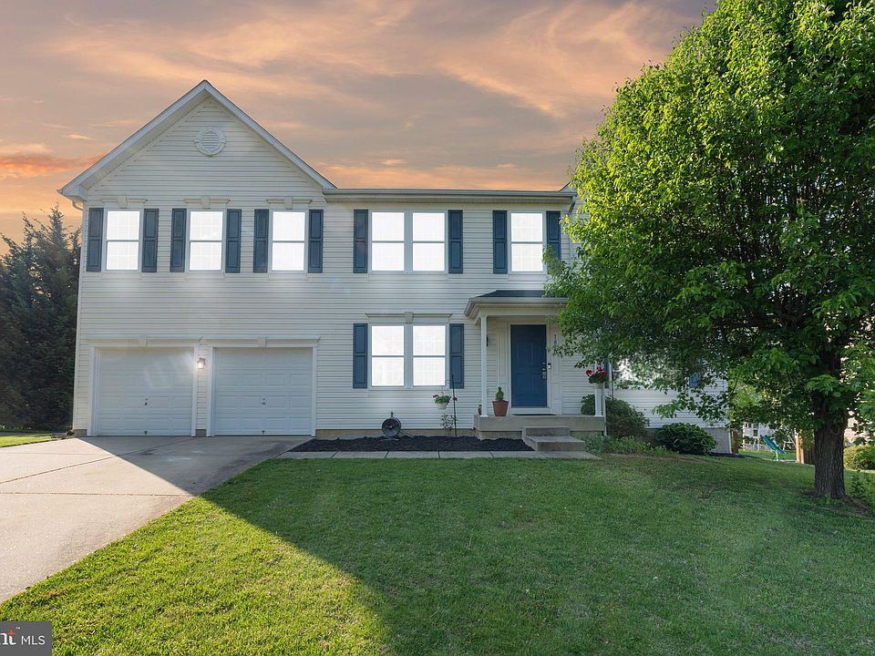 1st image of 1810 Earl Dr