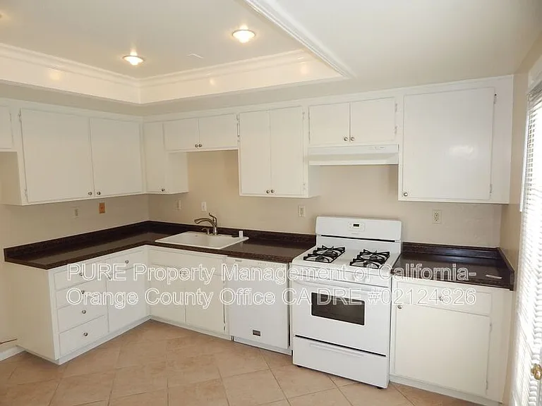 16972 Hoskins Ln #5 — Photo 3