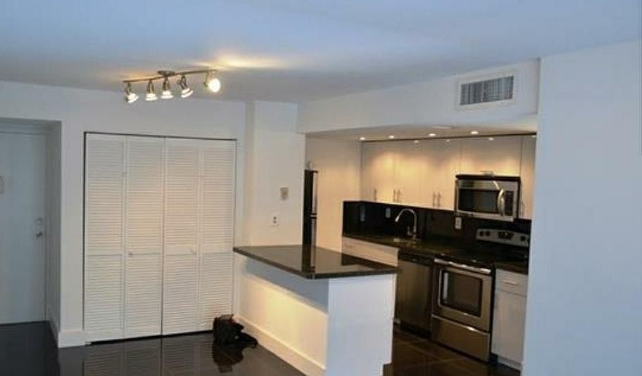 1st image of 1035 West Ave #105