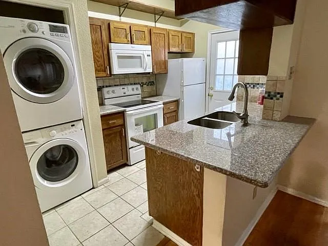 2 bed, 1.5 bath, 1104 sqft, $1,450 — Photo 4