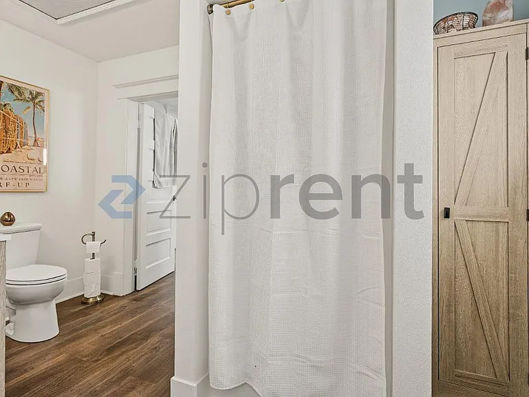 185 E Lincoln St — Photo 12