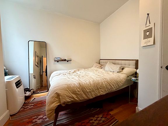 2nd image of 788 Park Pl APT 16