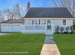 30 Oakwood Rd, Leonardo, NJ 07737