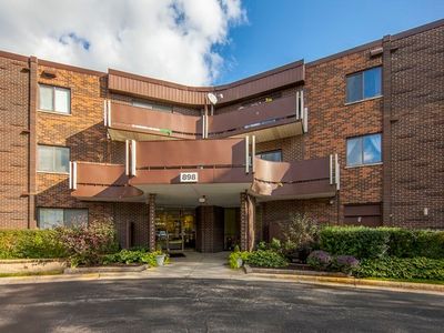 898 Wellington Ave Unit 201, Elk Grove Village, IL, 60007