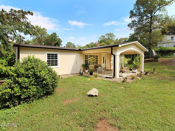 2nd image of 6214 Lacy Rd