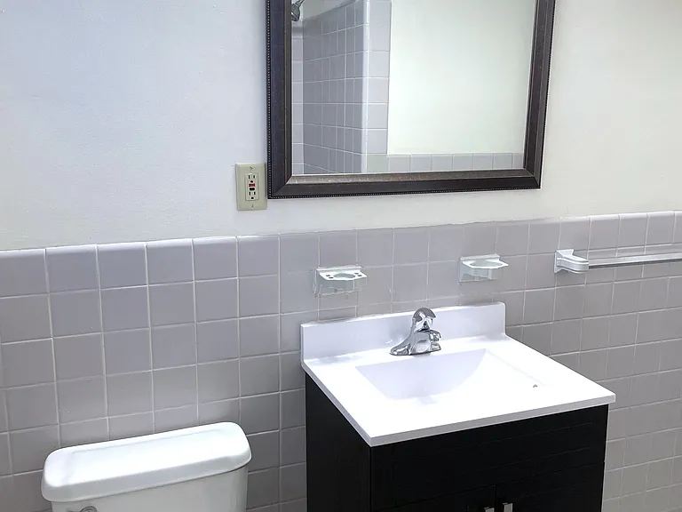Snelling Avenue Apartments — Photo 35