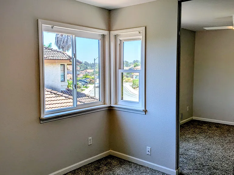2327 Summerhill Dr — Photo 12