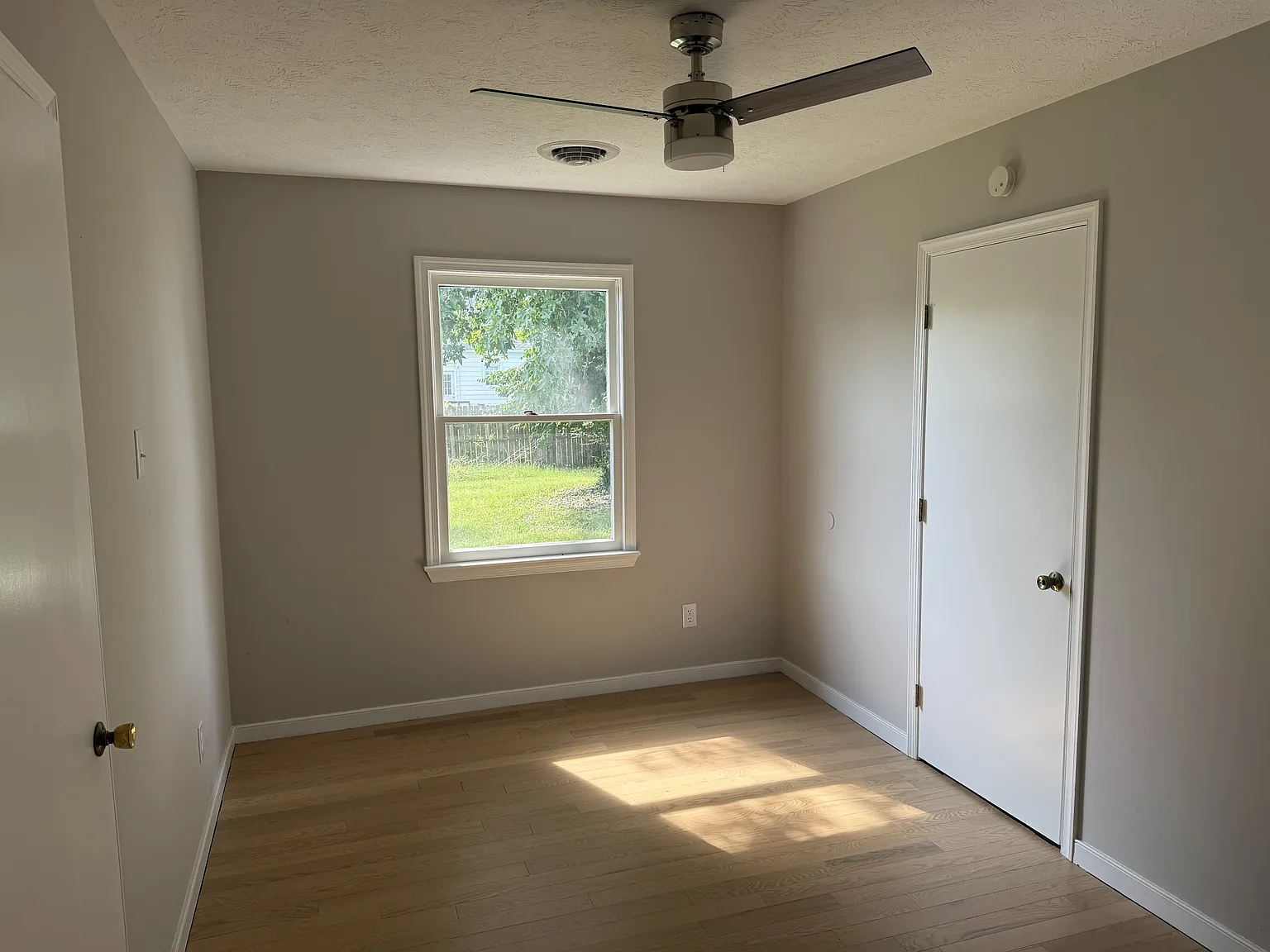 21 North Mapleleaf Avenue - 1 — Photo 4