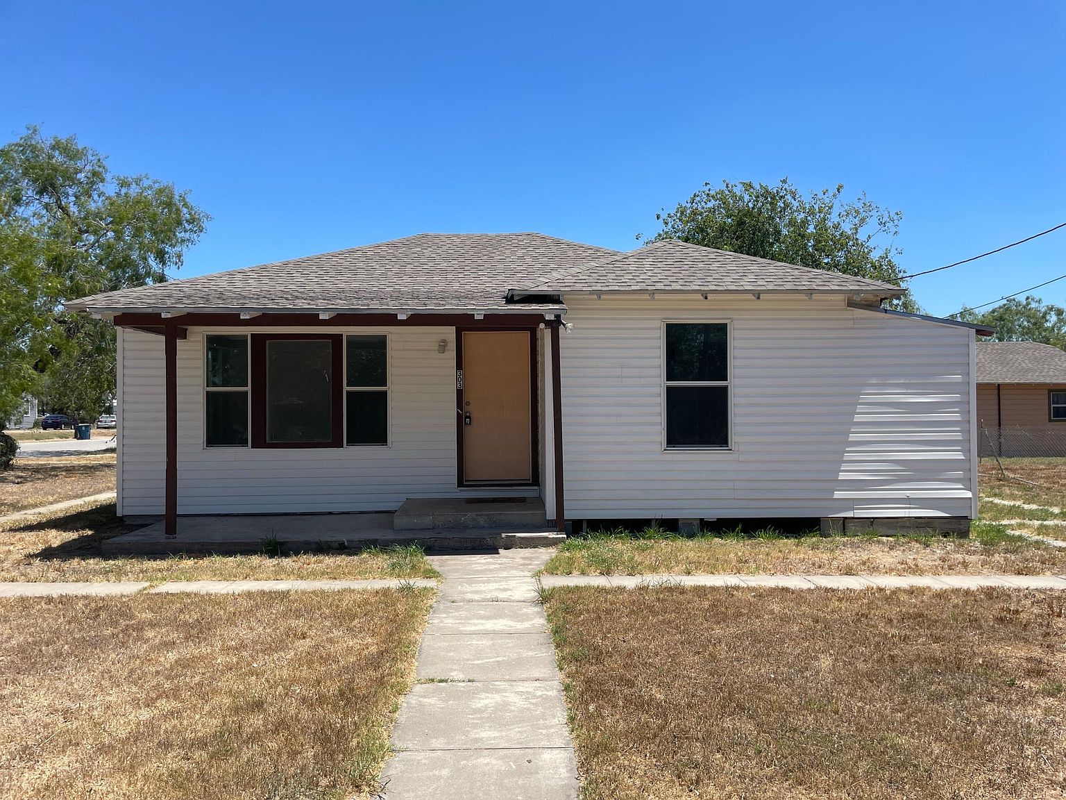 303 E Hackberry St, Mathis, TX 78368 Zillow