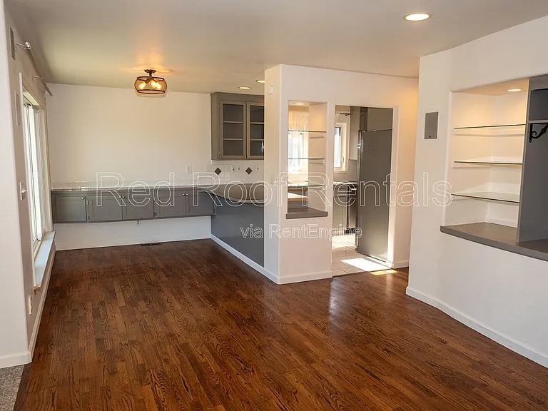 4840 N 8th St — Photo 12
