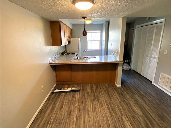 3rd image of 2108 N Garland Ave #1