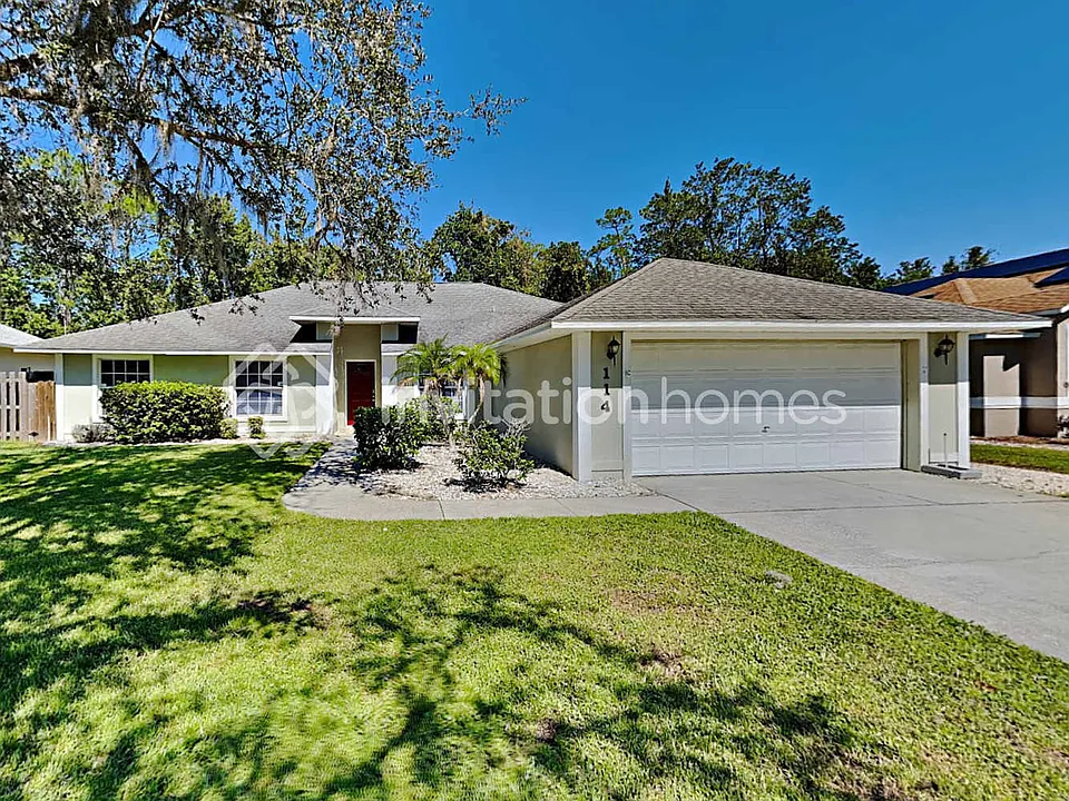 114 Secluded Oak Ct