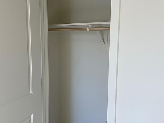 5th image of 5201 Cumberland Dr