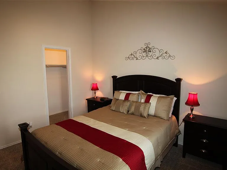 The Ethans Apartments — Photo 41