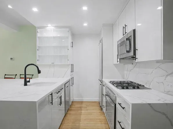 90 William St APT 8C, New York, NY 10038