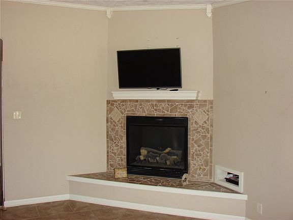 4th image of 1802 Pecos Ave
