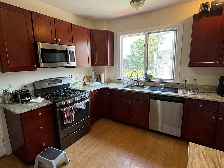 30 Elmira St #1 — Photo 14