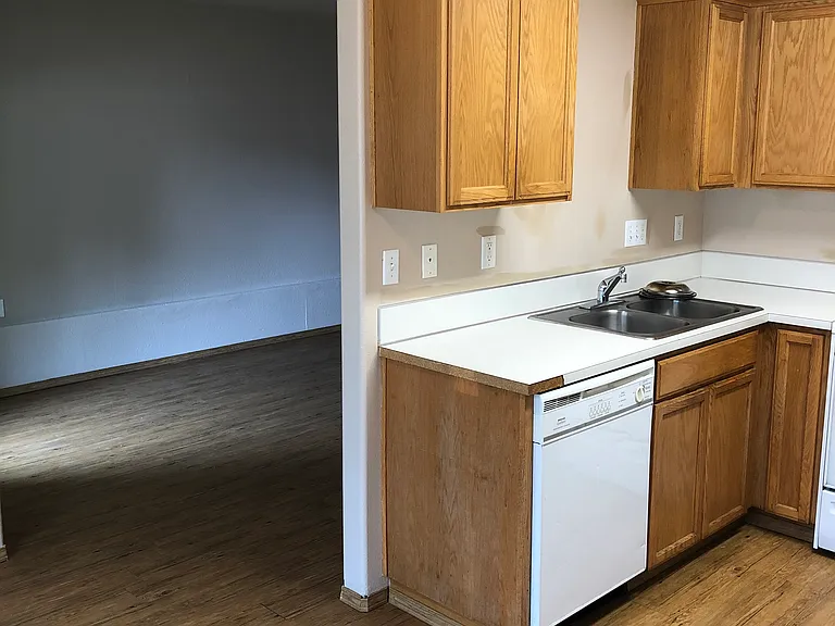 255 SE 3rd St #6 — Photo 3