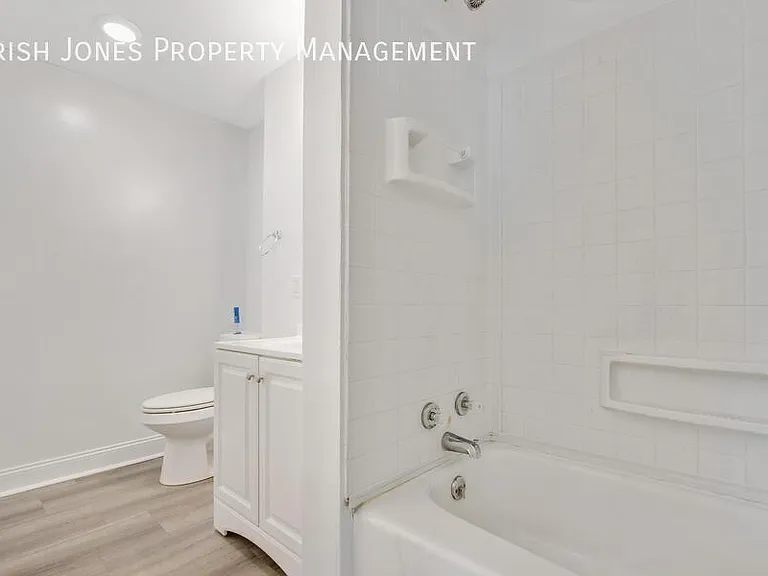 190 Whitney Pl #LOWER - UTILITIES IN — Photo 8