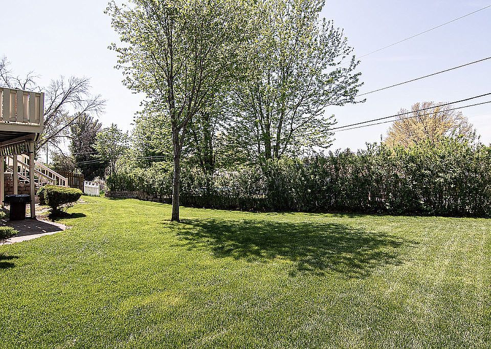 2nd image of 895 Kelly Ln
