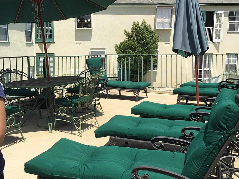 12104 W Sunset Blvd — Photo 16