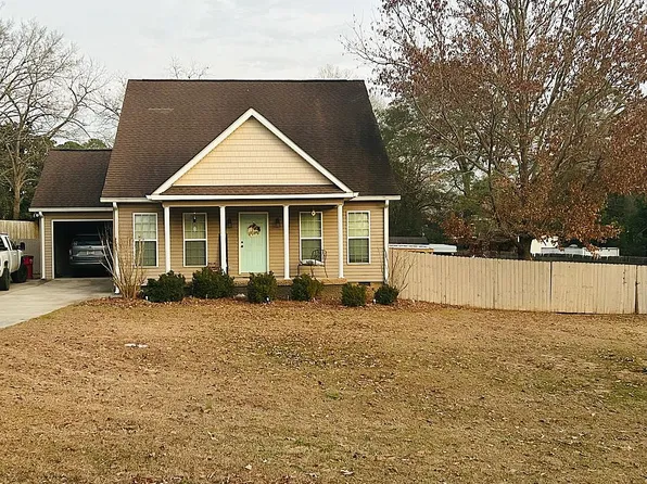 35 Jordan Dr, Hawkinsville, GA 31036