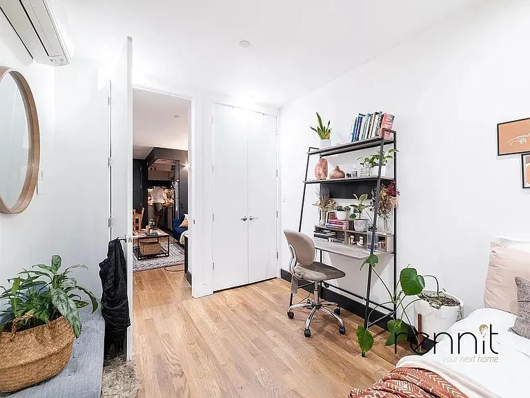 562 Park Pl #2B — Photo 9