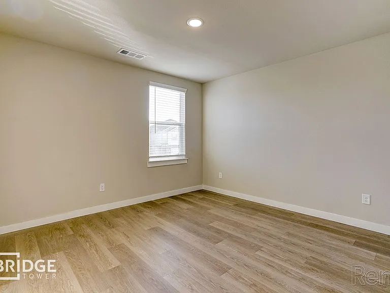 4219 Tobin Dr — Photo 15