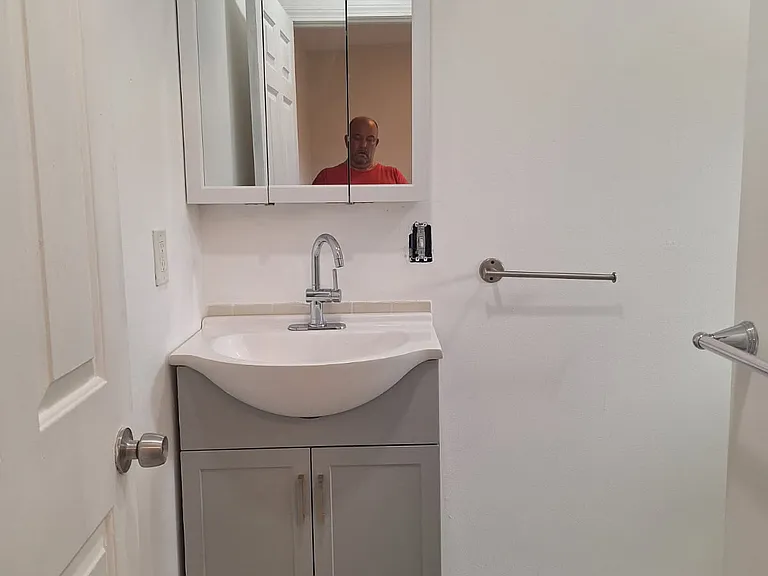 2nd floor 1st full bath