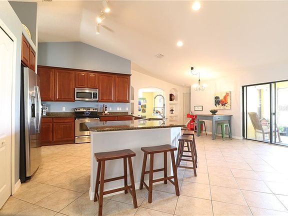 4th image of 1071 Natural Oaks Dr
