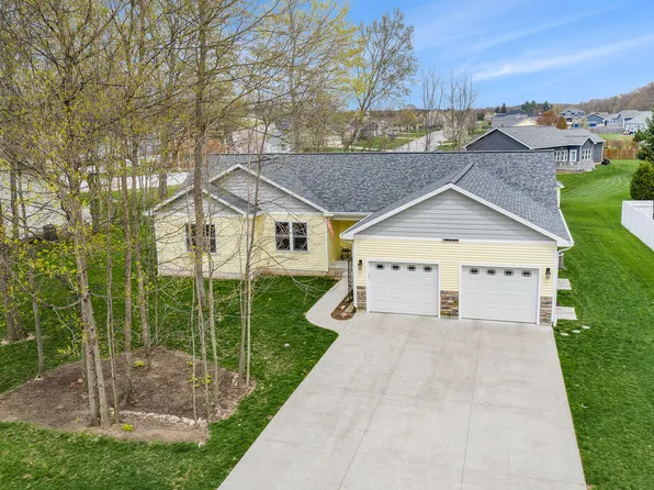 1105 Barton St, Otsego, MI 49078