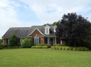 415 Hunting Crest Ct, Boiling Springs, SC 29316