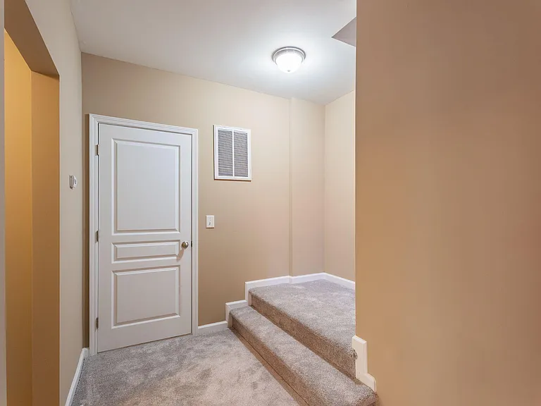 3001 Prospect Pkwy — Photo 28