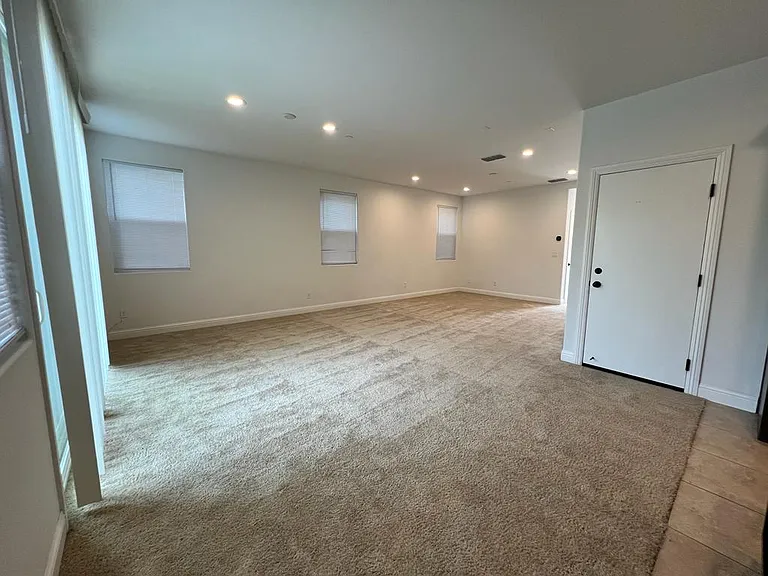 1335 Orchid Ct — Photo 7