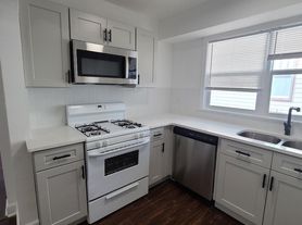 4013 Taylor Blvd, Louisville, KY