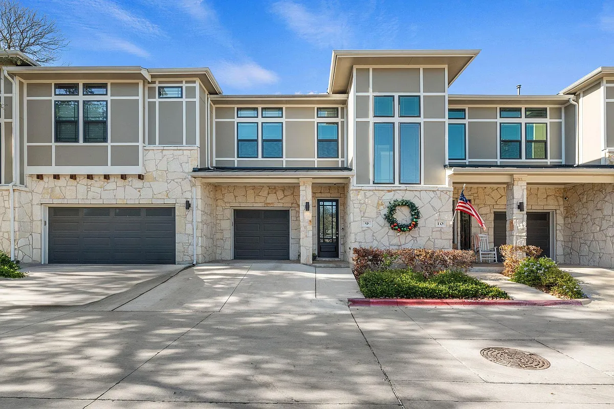 Building Photo - 4323 Spicewood Springs Rd #9