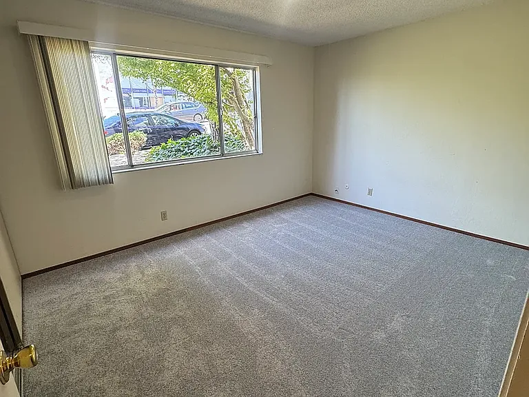 6900 Stockton Ave #1 — Photo 8