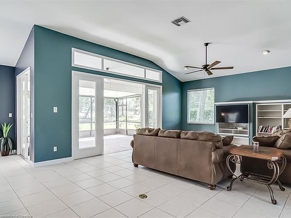 2nd image of 3895 Enchanted Oaks Ln