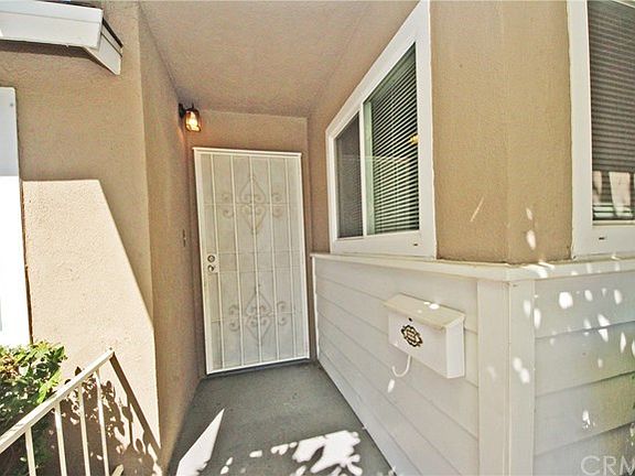 Covered entryway with security screen door