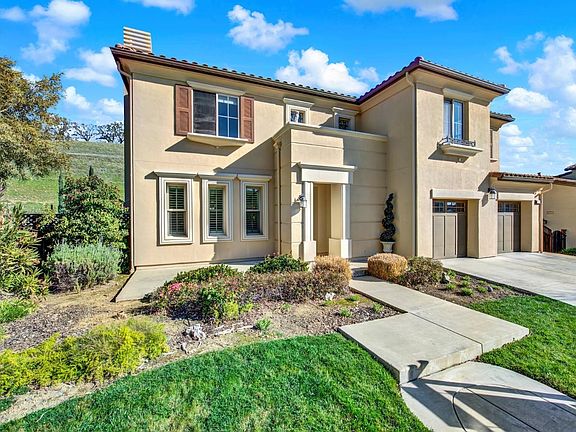 4th image of 3418 Millbrook Court