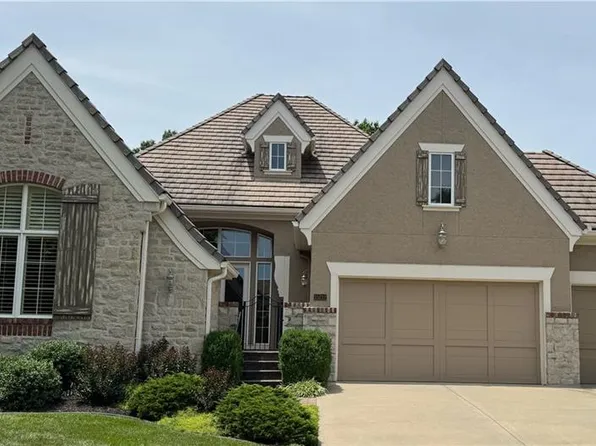 15212 Fontana St, Leawood, KS 66224